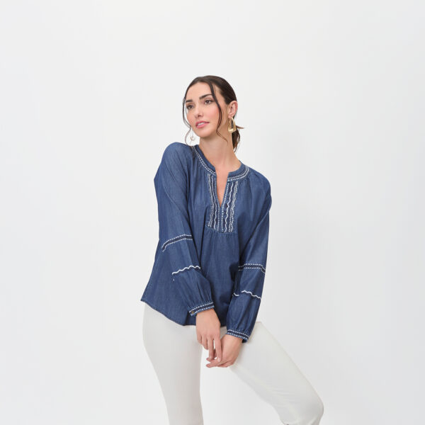 Blusa mezclilla con detalles bordados - Imagen 2