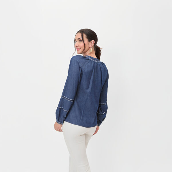 Blusa mezclilla con detalles bordados - Imagen 3