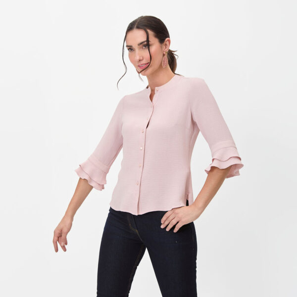Blusa con mangas volantes