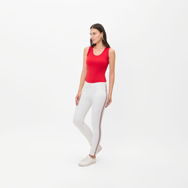 Pantalón básico blanco con detalles en lados - Imagen 2