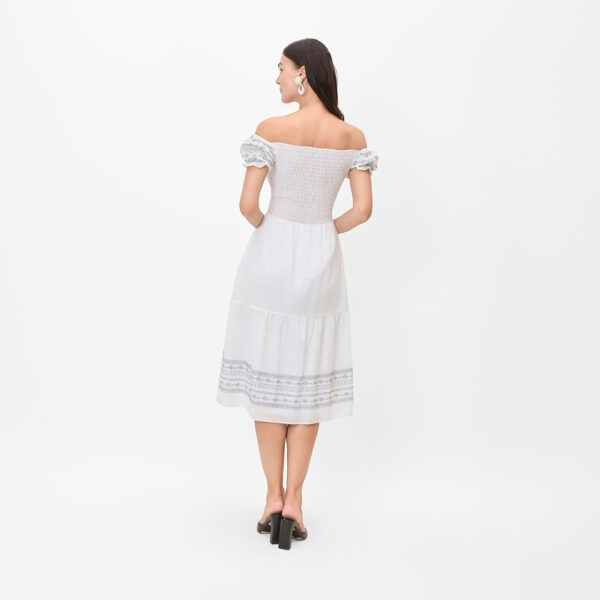 Vestido blanco con detalle en mangas - Imagen 4