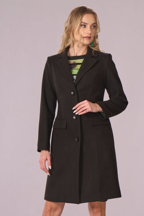 Abrigo en color negro