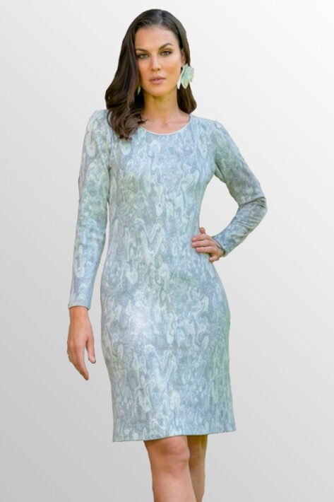 Vestido en tonos gris con blanco