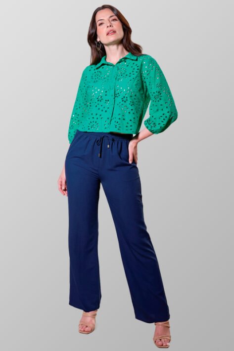 Blusa con detalles calados