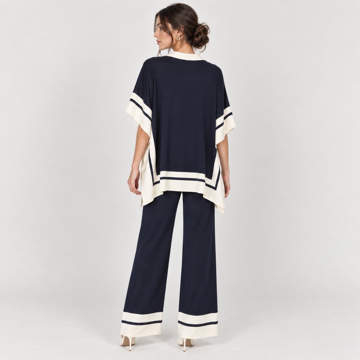 PANTALÓN MARINO CON CONTRASTE - Imagen 4
