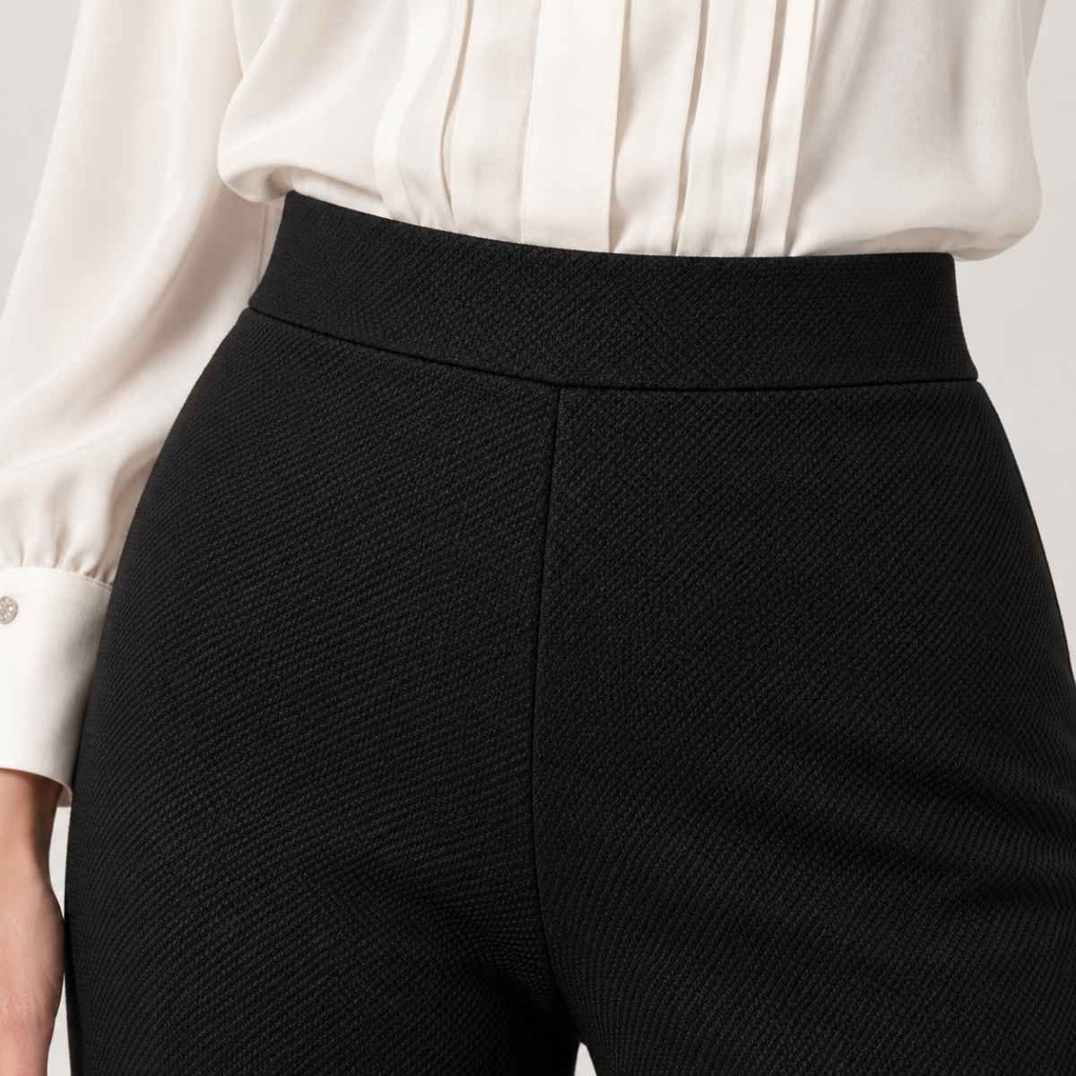 PANTALÓN NEGRO DE PIERNA AMPLIA - Imagen 2