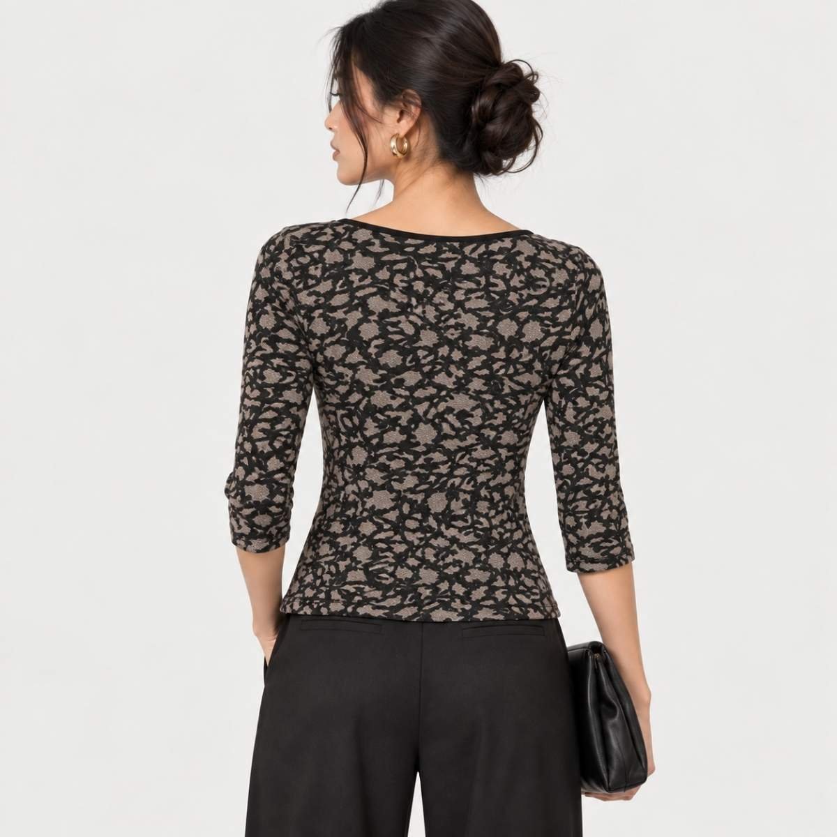 BLUSA CON BRILLOS EN NEGRO Y TAUPE - Imagen 4