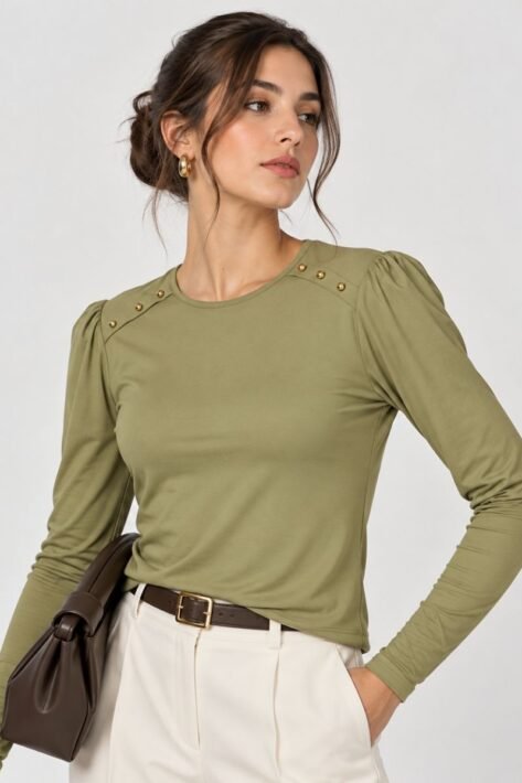 BLUSA VERDE CON DETALLES DORADOS