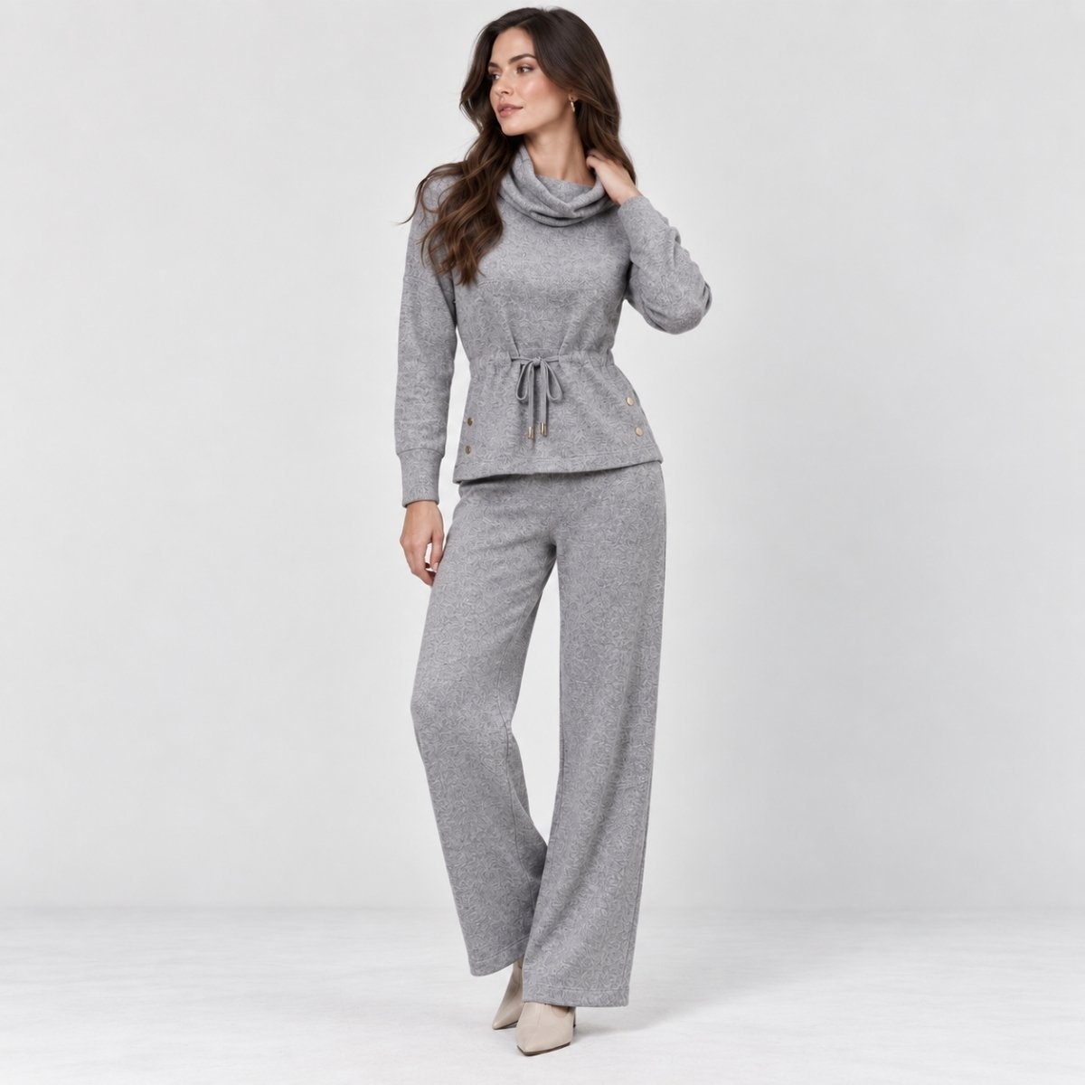 PANTALÓN GRIS DE PIERNA AMPLIA