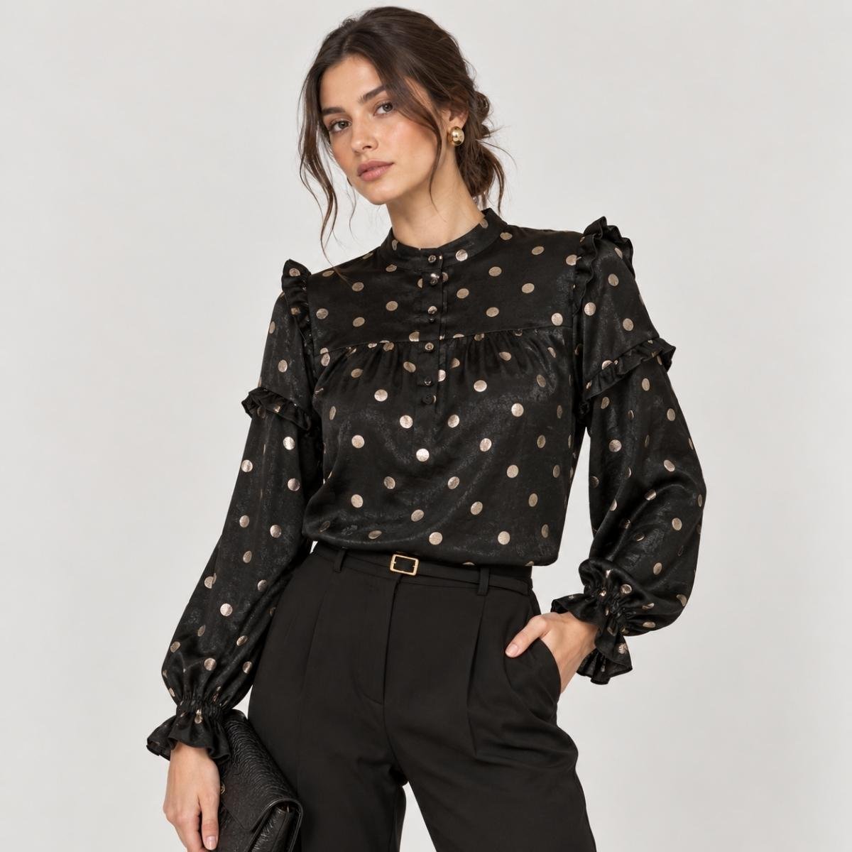 BLUSA DE LUNARES CON VOLANTES