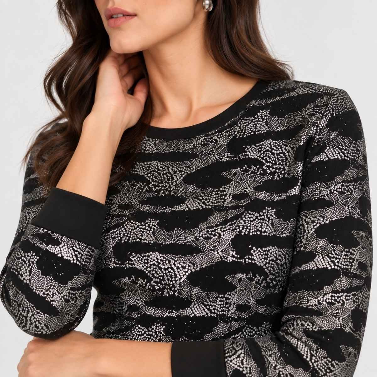 Blusa estampada con acabado brillante - Imagen 2