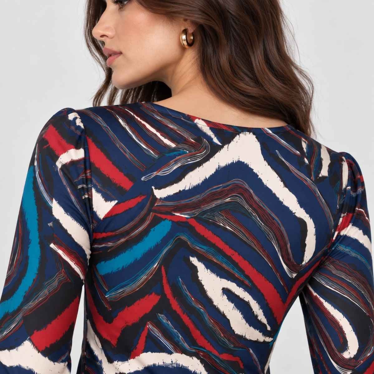 Blusa con estampado abstracto multicolor - Imagen 2