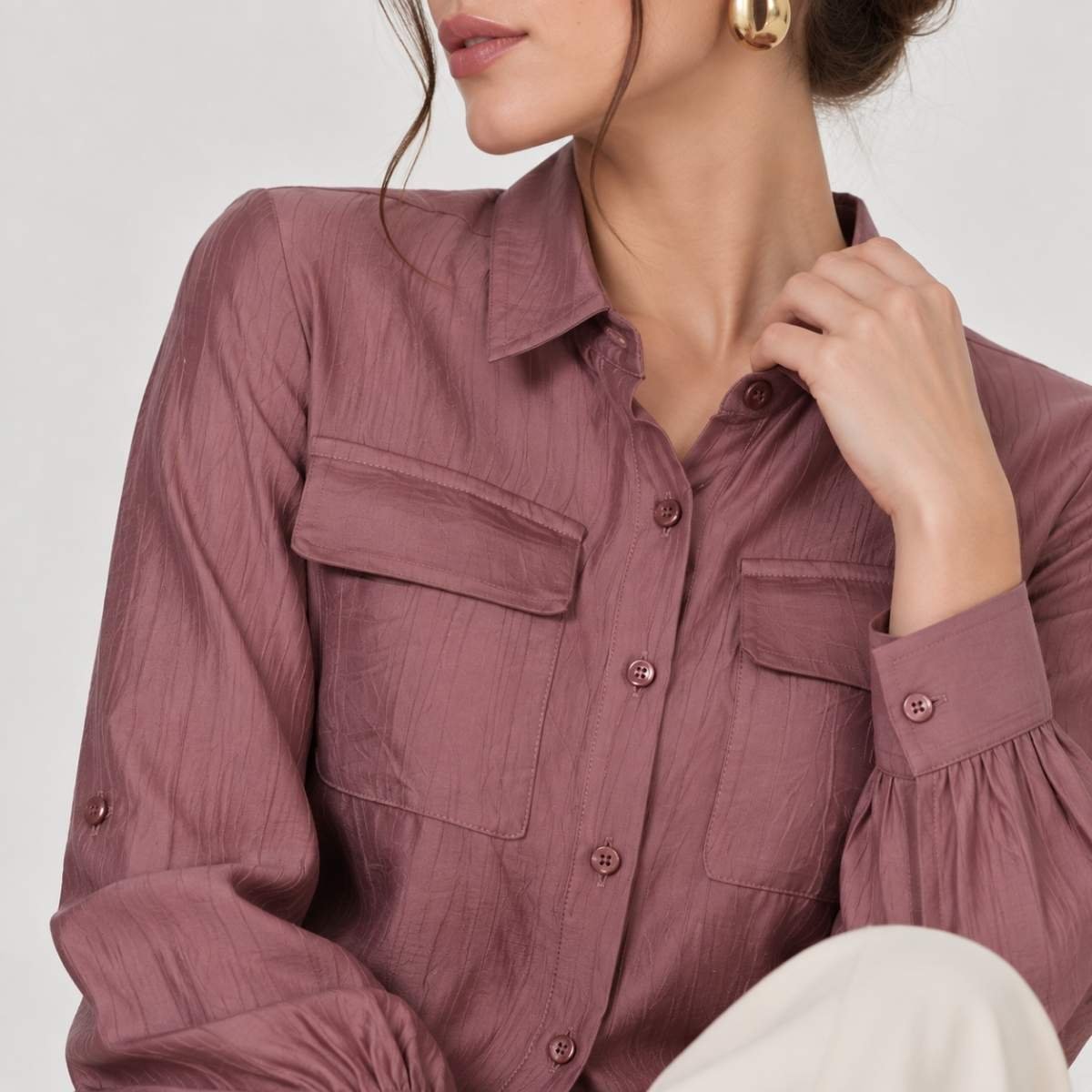 Blusa camisera con bolsillos frontales - Imagen 2