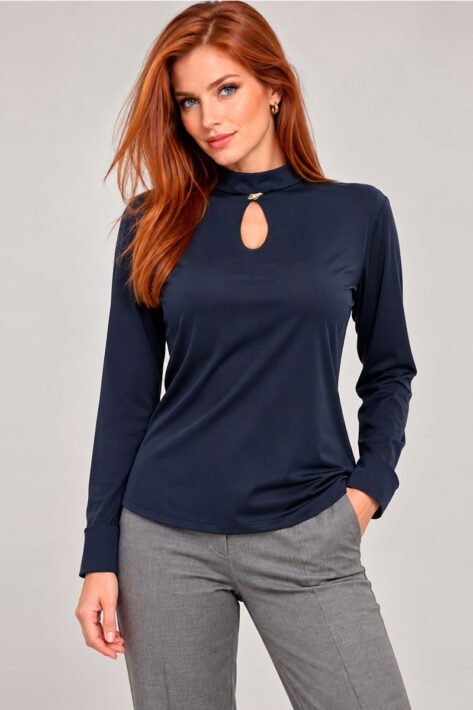Blusa marino con aplicación | elegancia en los detalles